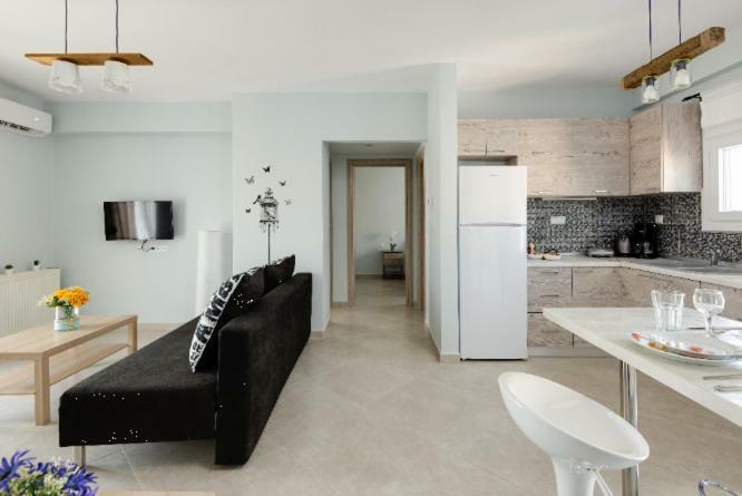 Bright Spacious Two-Bedroom Apartment 塞萨洛尼基 外观 照片