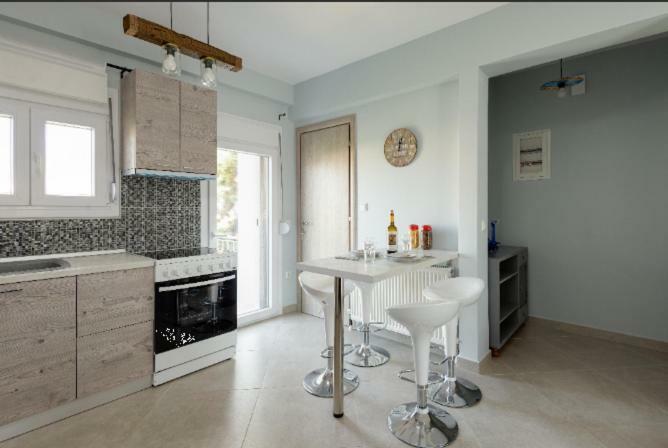 Bright Spacious Two-Bedroom Apartment 塞萨洛尼基 外观 照片